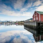 韦斯特内斯峡湾酒店 Vestnes