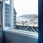 韦斯特内斯峡湾酒店 * Vestnes