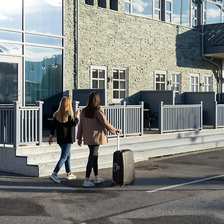 韦斯特内斯峡湾酒店 Vestnes